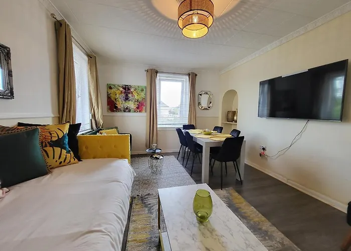 Apartment 4 Bedrooms By Sensational Short Lets & Serviced Edinburgh