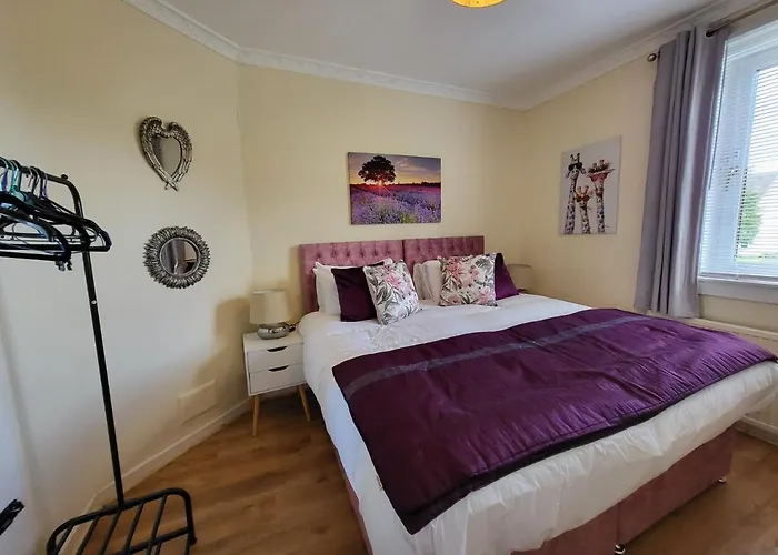 Apartment 4 Bedrooms By Sensational Short Lets & Serviced Edinburgh
