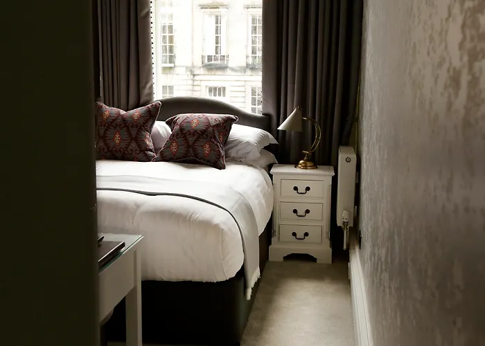 Nira Caledonia 4* Edinburgh