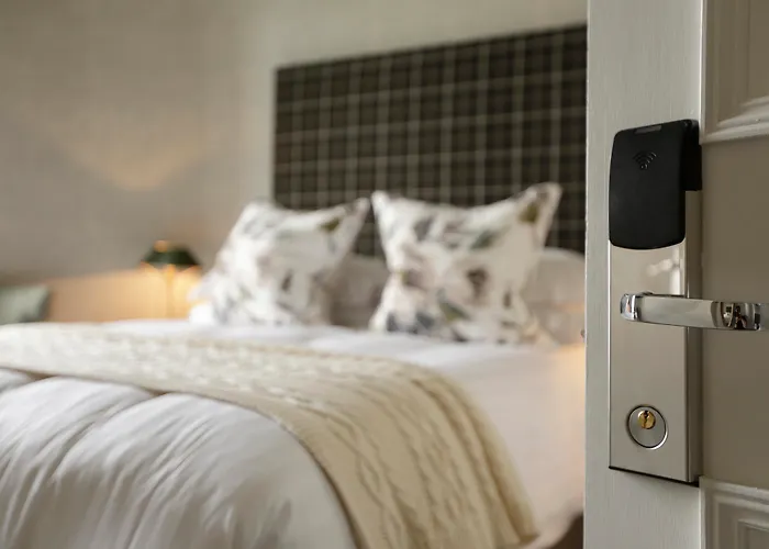 Nira Caledonia Edinburgh