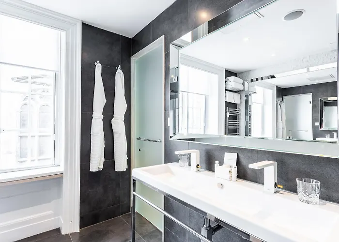 The On The Mile Hotel