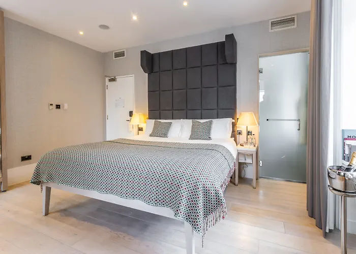 Hotel The On The Mile 4*