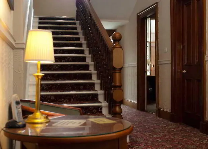 House 3* 爱丁堡