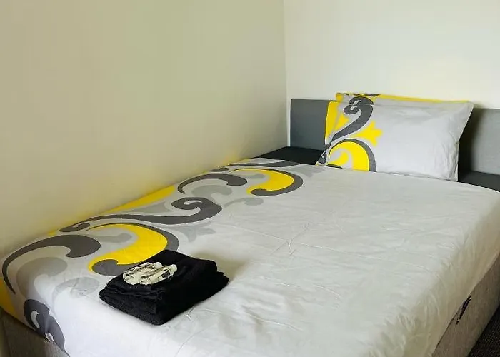 Simple 2bed Flat In Edinburgh. Daire