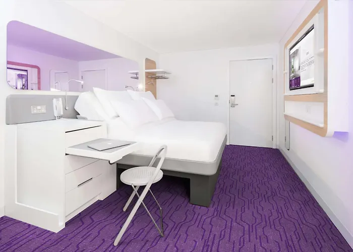 酒店 Yotel