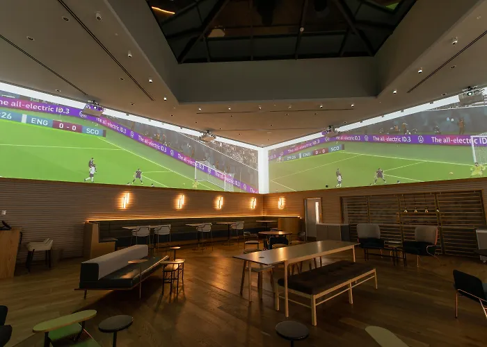 Yotel 4*