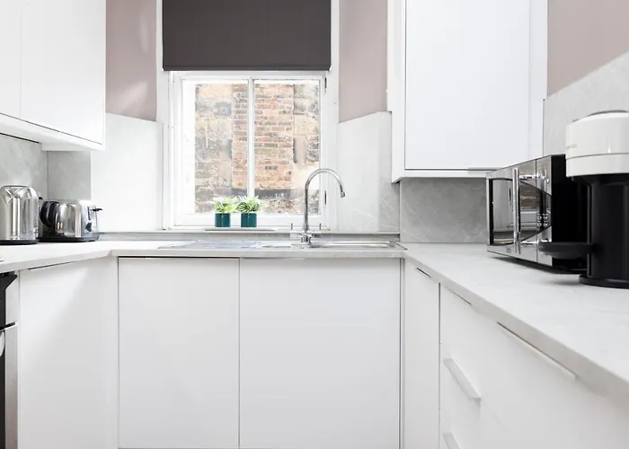 Joivy Homely By St Giles With Desk Edinburgh