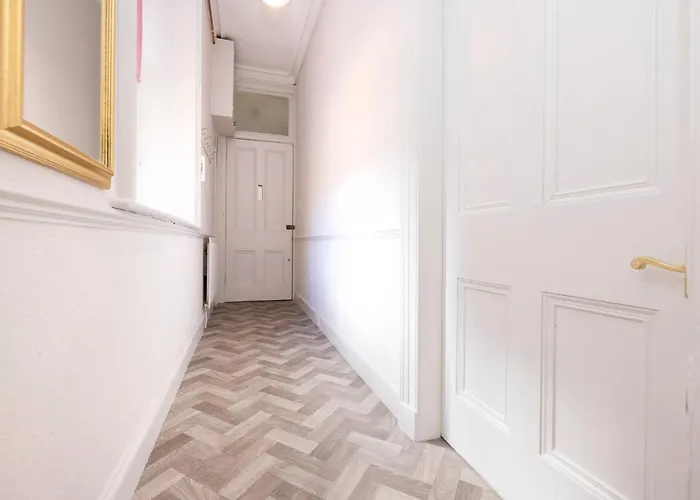 Joivy Homely By St Giles With Desk *