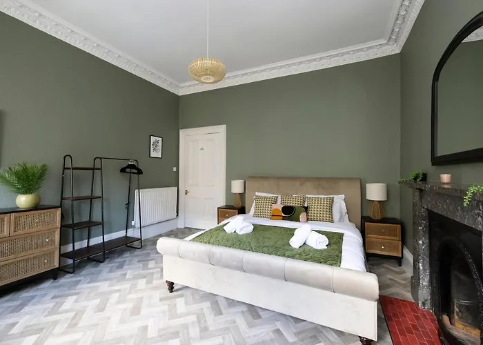 Joivy Homely By St Giles With Desk *