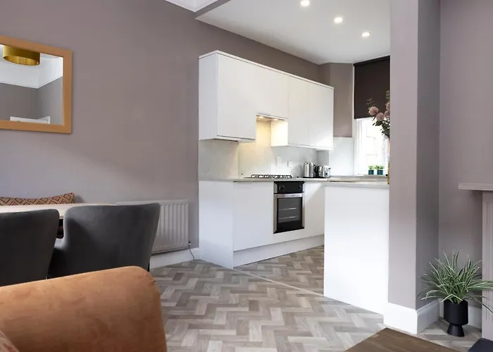 Διαμέρισμα Joivy Homely By St Giles With Desk