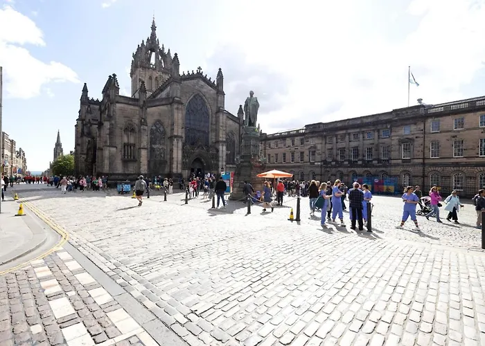 Joivy Homely By St Giles With Desk Daire Edinburgh