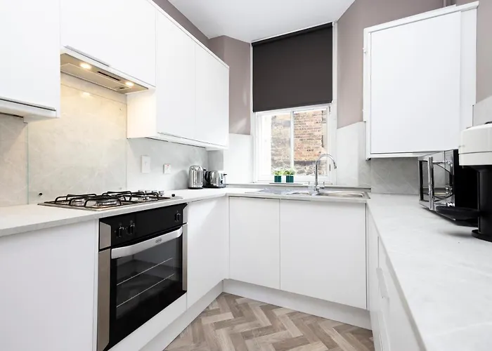 Joivy Homely By St Giles With Desk Edinburgh