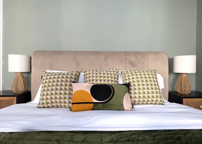 Joivy Homely By St Giles With Desk Daire Edinburgh