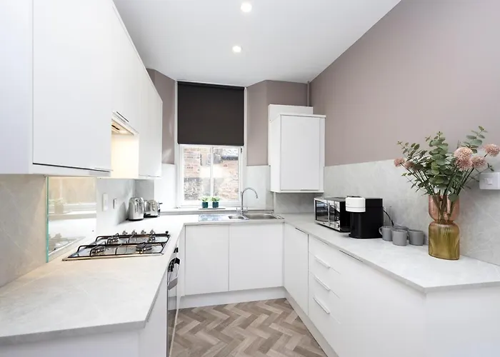 Daire Joivy Homely By St Giles With Desk