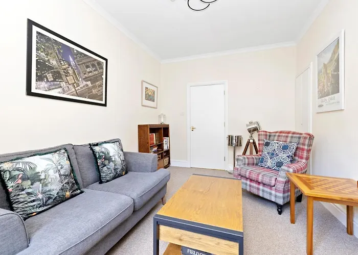 Joivy Modern Flat On Rose Street Edynburg