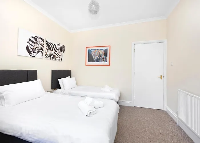 Joivy Modern Flat On Rose Street אדינבורו