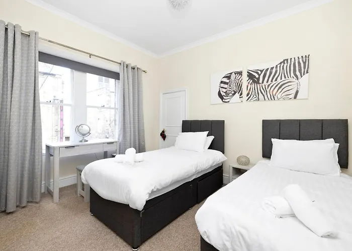 Joivy Modern Flat On Rose Street * Edynburg