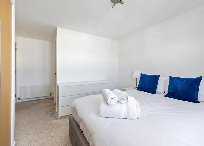 Joivy Modern 2 Bed Flat Near Murrayfield Stadium