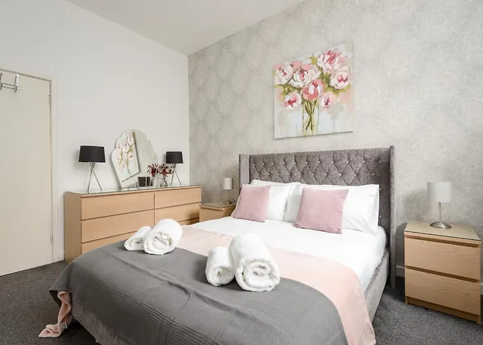 2 Bedroom Royal Mile *