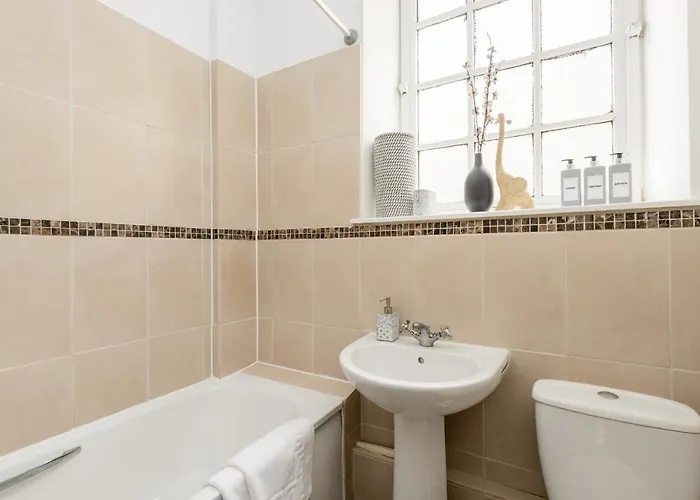 2 Bedroom Royal Mile *