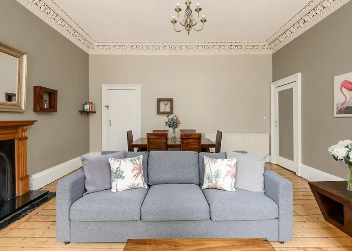 2 Bed Old Town - Next To Castle דירה אדינבורו