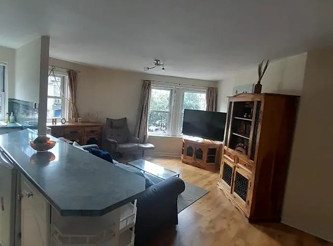 3 Bedrooms Flat In Central Old Town , Grassmarket Heart Of Flat Sleeps 6 , Eh1 Edinburgh