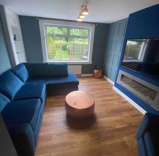 Lovely 2 Bedroom With Private Garden Apartment Edinburgh