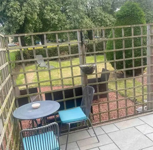 Lovely 2 Bedroom With Private Garden Edinburgh