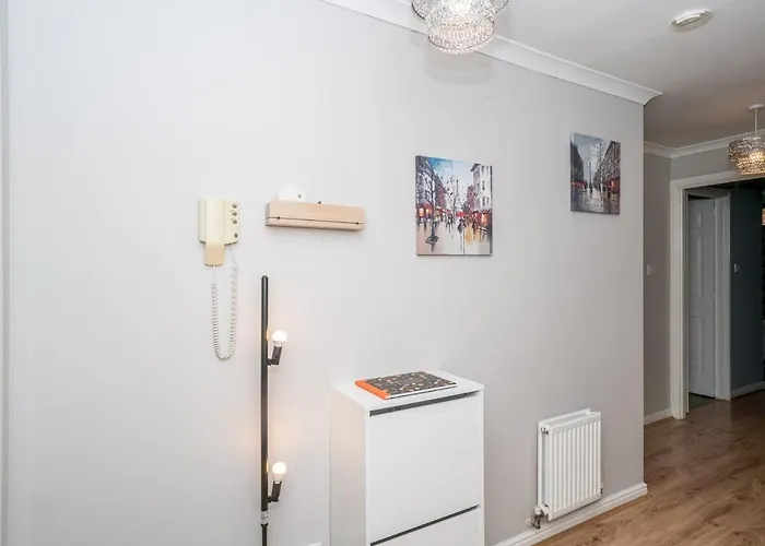 Modern Renovated 2bed Flat With Free Parking شقة إدنبرة