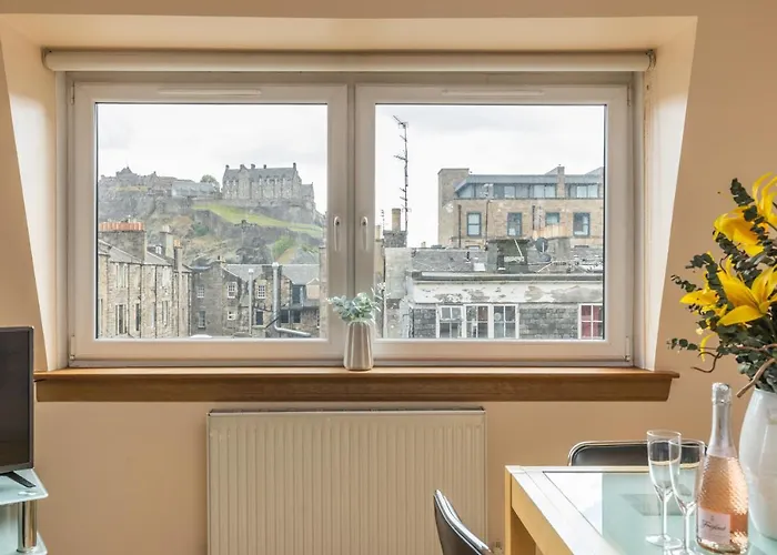 Amazing Castle View Edinburgh