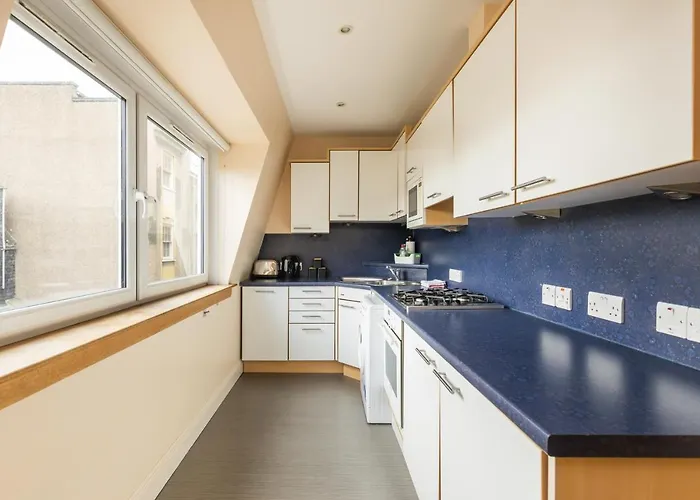 Amazing Castle View Apartment Edinburgh