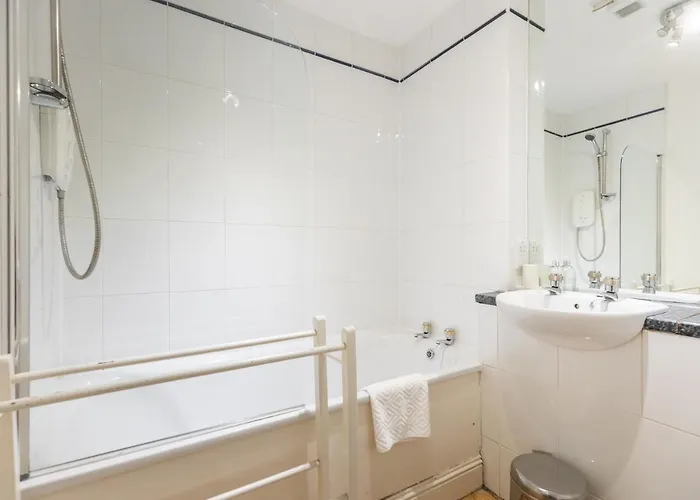 Amazing Castle View * אדינבורו