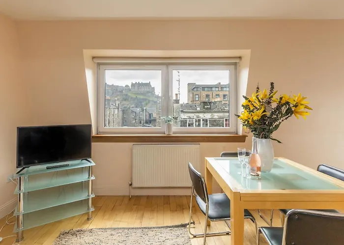 Amazing Castle View דירה אדינבורו