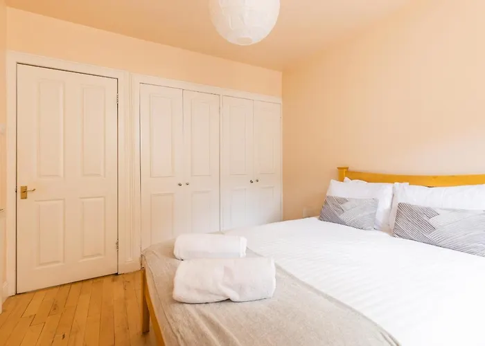 Amazing Castle View * אדינבורו