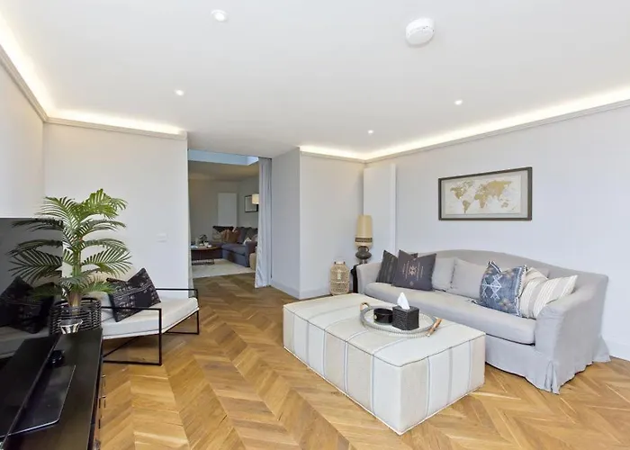 Free Parking West End