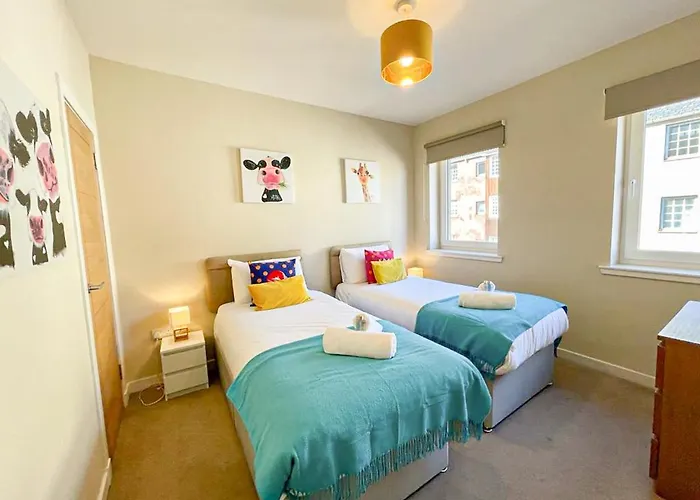 Charming Old Town 2 Bed Apt, 2mins From Royal Mile אדינבורו