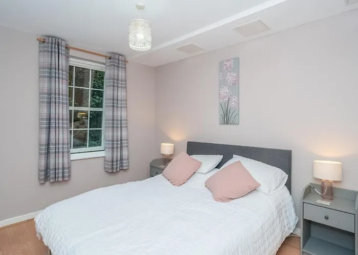 Modern Renovated 2bed Flat With Free Parking Edinburgh
