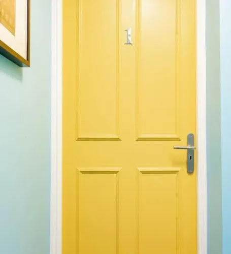 Central, Bright 2 Bed Flat - Pool & Sauna Edinburgh