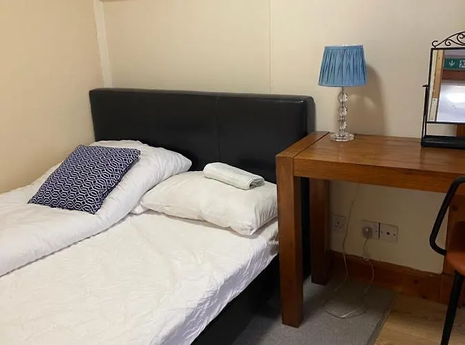 Edinb&b