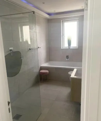 Perfect 4 Bedroom 2 Bathroom