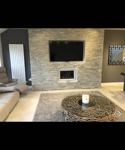 Perfect 4 Bedroom 2 Bathroom 度假居 *