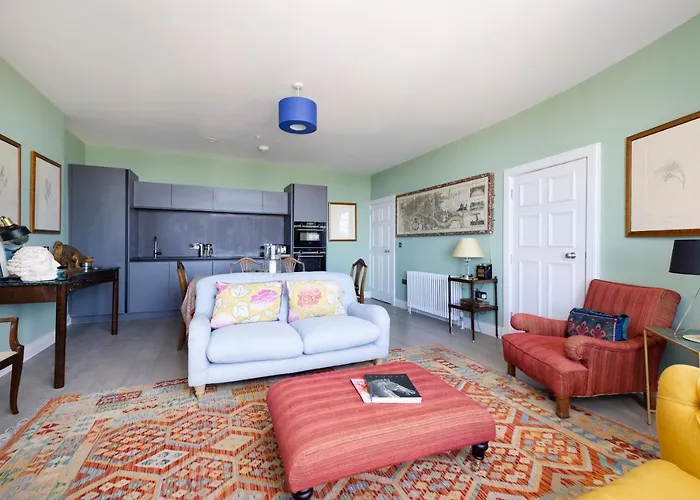 Joivy Inviting Flat At The Heart Of Apartment Edinburgh