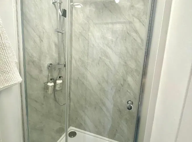 Cozy 1 Bedroom Tenement Flat Apartment