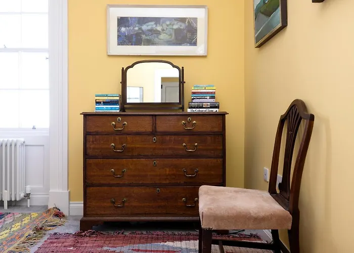 Joivy Inviting Flat At The Heart Of Edinburgh
