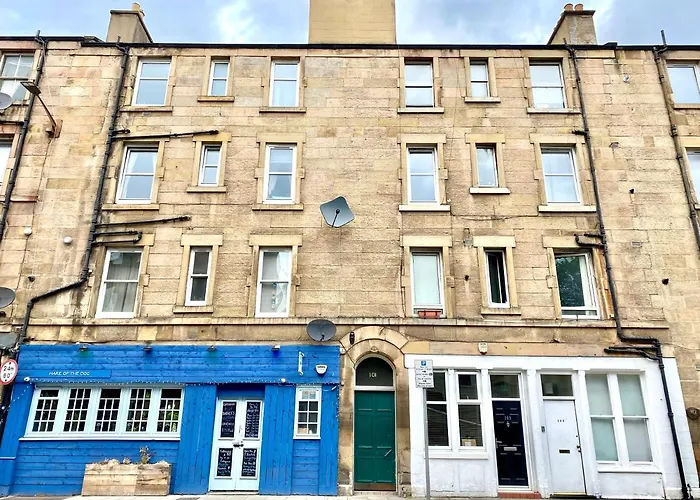 Apartment Cozy 1 Bedroom Tenement Flat *