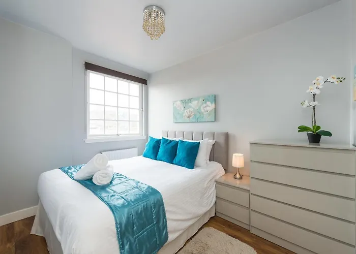 Royal Mile Modern Apartment *