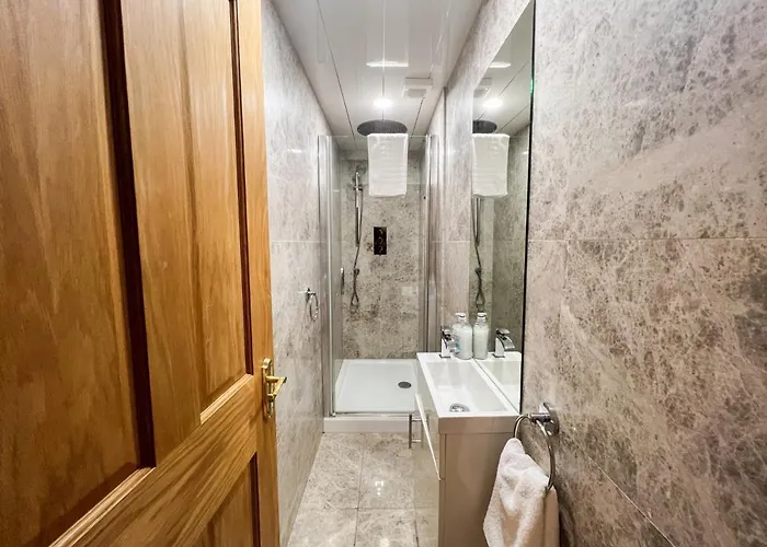 Spacious Flat Sleeps 8 Near Princes Street Appartement Édimbourg