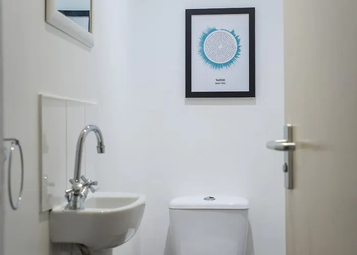 Downtown And 1 Bed In إدنبرة