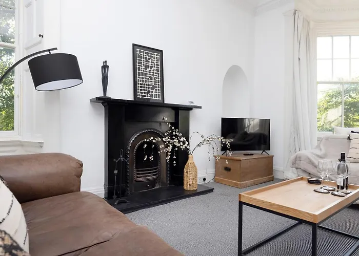 Joivy Delightful Flat With Parking Apartament