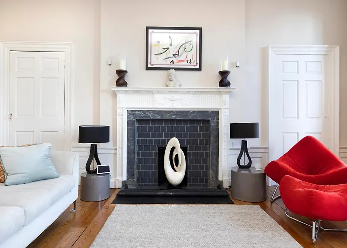 Joivy Contemporary Flat In The New Town Edinburgh